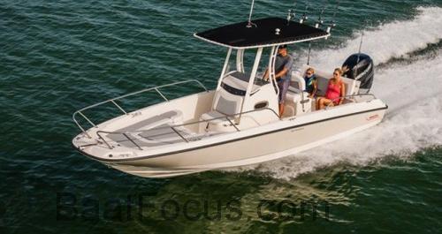 Boston Whaler 240 Dauntless Spesifikasjoner og anmeldelser